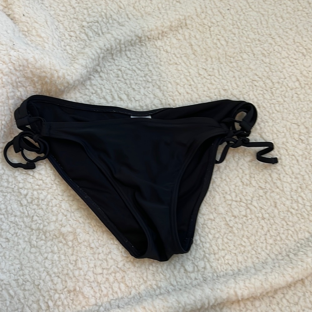 Black bikini bottoms